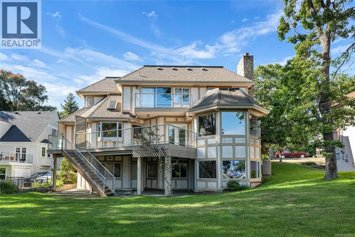 2717 Somass Dr, Oak Bay, British Columbia V8R1R7