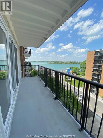 8591 RIVERSIDE DRIVE East Unit# 805, Windsor, Ontario N8S1G3