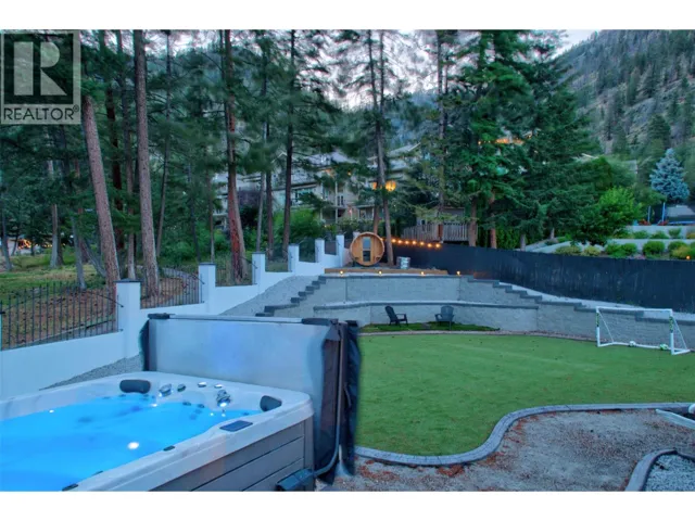 2330 Shannon Woods Drive, West Kelowna, British Columbia V4T2P1