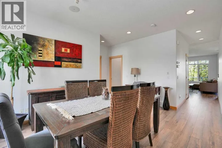 6 Discovery Woods Villas SW, Calgary, Alberta T3H5A6
