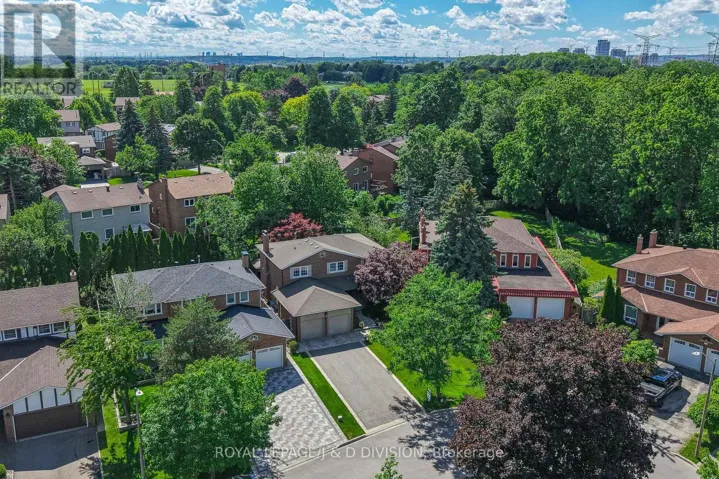 20 CARNEGIE CRESCENT, Markham (Aileen-Willowbrook), Ontario L3T5H1