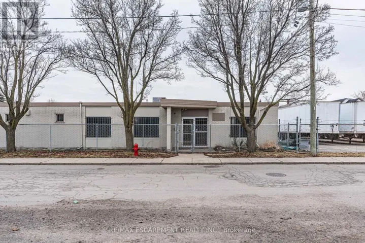 18 LINDEN STREET, Hamilton (Crown Point), Ontario L8L3H6