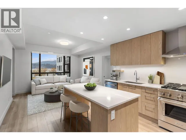 3051 Abbott Street Unit# 213, Kelowna, British Columbia V1P0P1