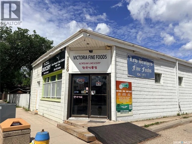 1120 11th STREET W, Saskatoon, Saskatchewan S7M1G8