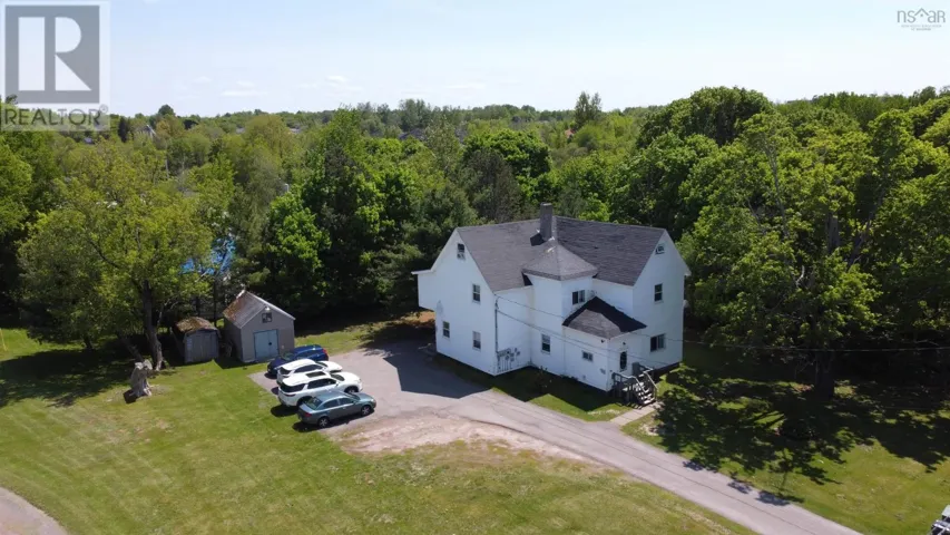 98 Victoria Street W, Amherst, Nova Scotia B4H1C8