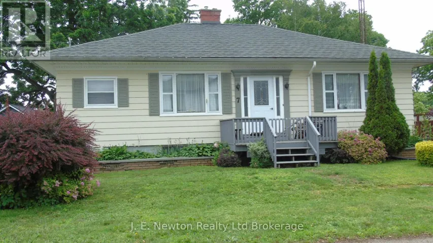 7 ADAMS STREET, Norfolk (Courtland), Ontario N0J1E0