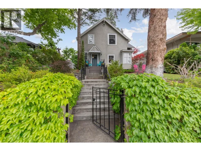1537 Lakeview Street, Kelowna, British Columbia V1Y6N1
