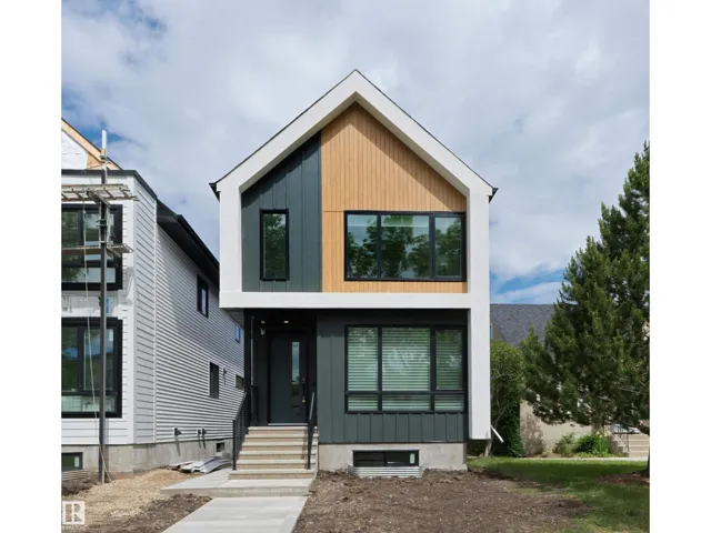 8134 77 AV NW, Edmonton, Alberta T6C0L2