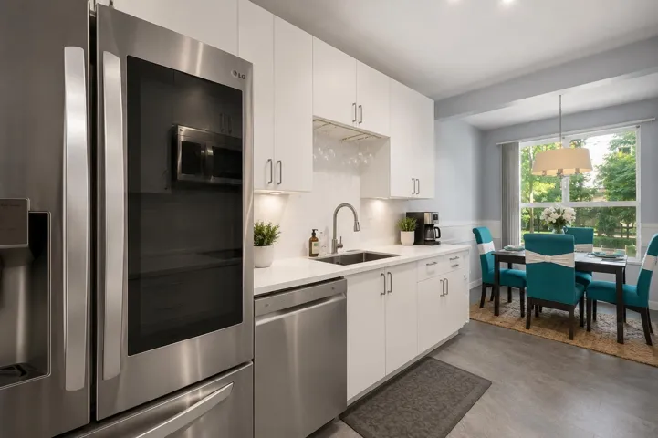 109 14980 101A AVENUE, Surrey, British Columbia V3R0T1