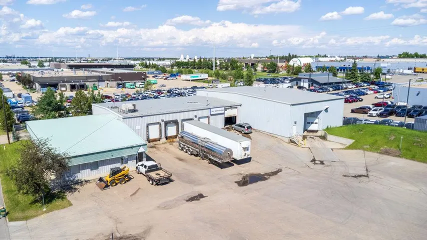 9750 35 Avenue NW, Edmonton, Alberta T6E6J6