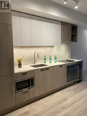 540 - 2020 BATHURST STREET, Toronto (Humewood-Cedarvale), Ontario M5P0A6