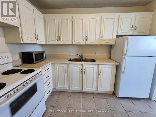 1102 - 215 GLENRIDGE AVENUE, St. Catharines (Glendale/Glenridge), Ontario L2T3J7
