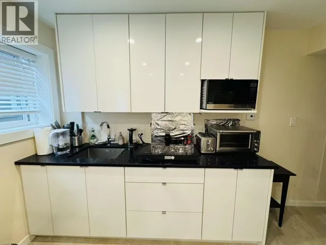 4609 W 9TH AVENUE, Vancouver, British Columbia V6R2E3