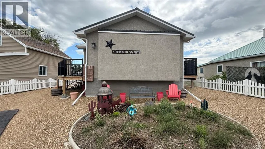 307 4th Avenue, Hanna, Alberta T0J1P0