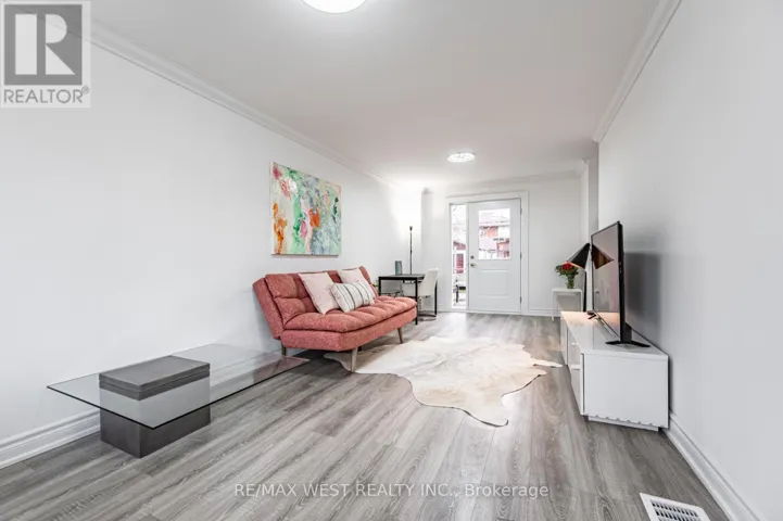 132 TWENTY SECOND STREET, Toronto (Mimico), Ontario M8V3M4