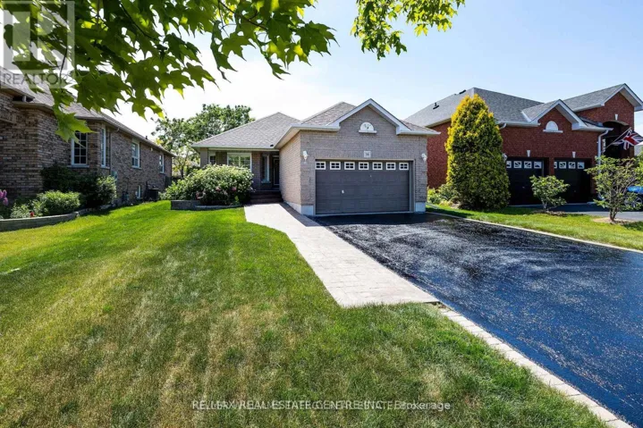 36 PADFIELD DRIVE, Clarington (Bowmanville), Ontario L1C5E7