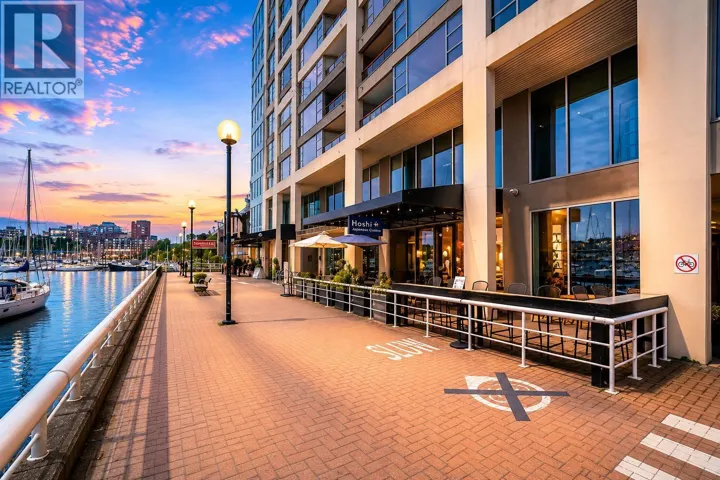 3 1010 BEACH AVENUE, Vancouver, British Columbia V6E1T7