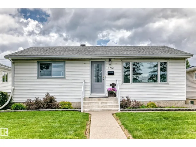 8751 155 ST NW, Edmonton, Alberta T5R1W1