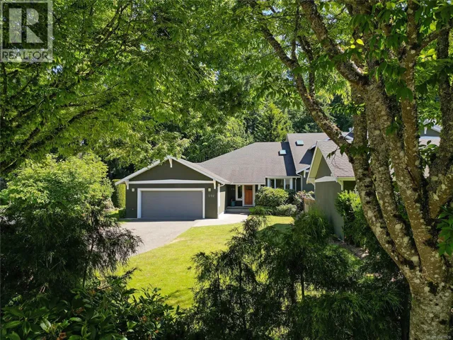 770 Hill Rise Lane, Saanich, British Columbia V8Y3K2