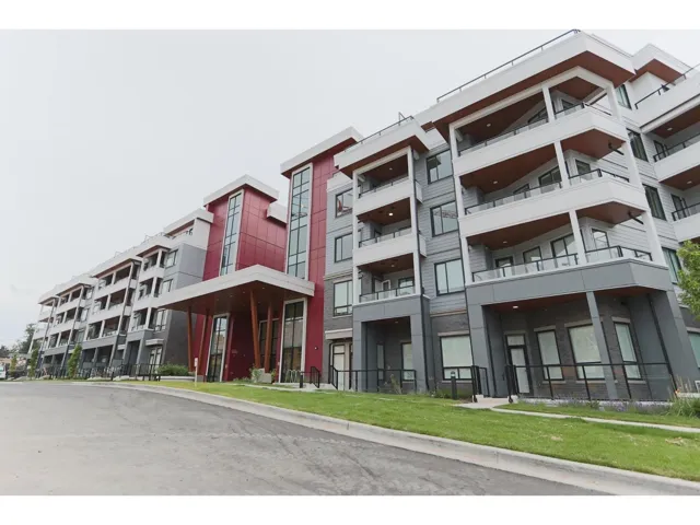 312 6270 GOOSEBERRY DRIVE, Surrey, British Columbia V3S0C8