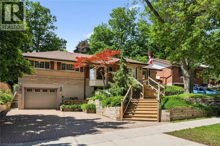 57 MAPLEWOOD Place, Kitchener, Ontario N2H4L4