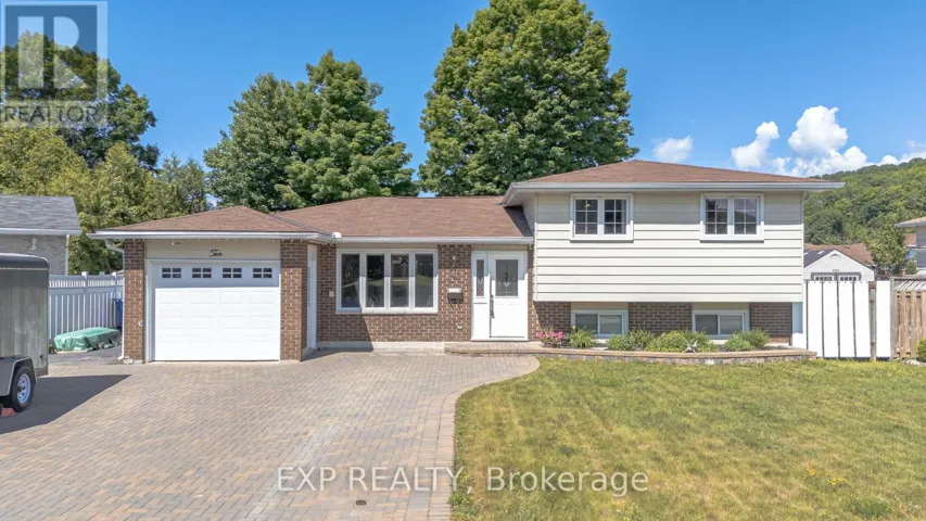 10 KATHRYN CRESCENT, North Bay (College Heights), Ontario P1B8P4