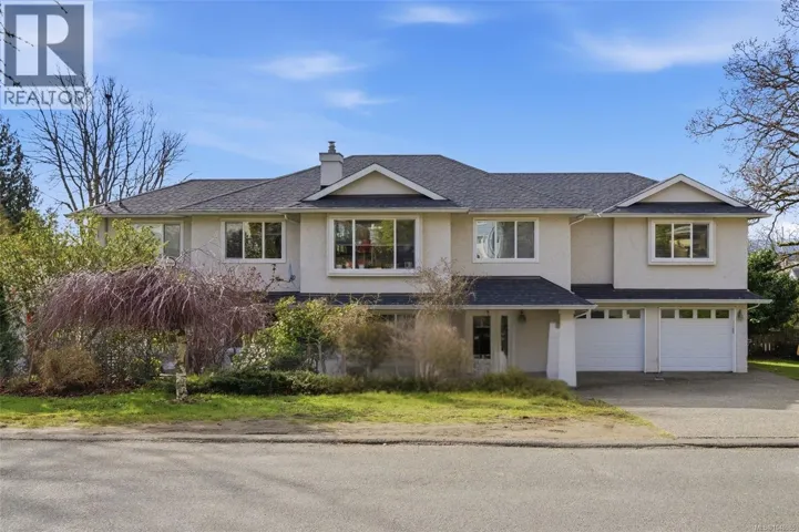 1185 Rock St, Saanich, British Columbia V8P2C1