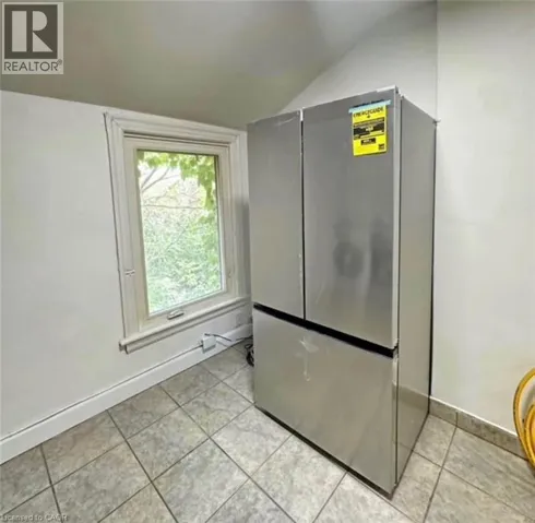 216 JOHN Street N Unit# Upper Unit, Hamilton, Ontario L8L4P5
