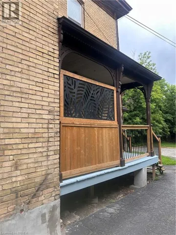 211 DALHOUSIE Street, Brantford, Ontario N3S3T8