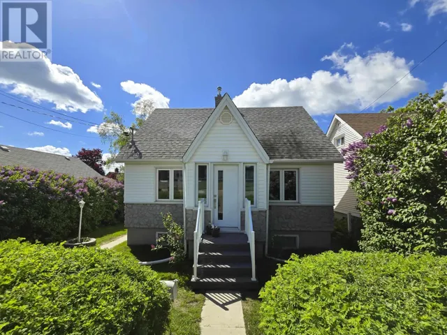 505 Oliver RD, Thunder Bay, Ontario P7B2G9