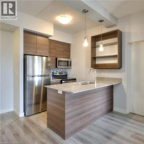 318 SPRUCE Street Unit# 808, Waterloo, Ontario N2L0E9