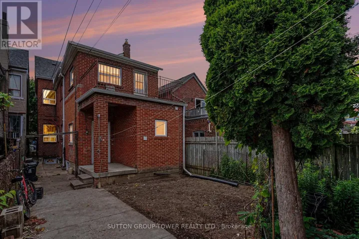 329 EUCLID AVENUE, Toronto (Trinity-Bellwoods), Ontario M6J2K1