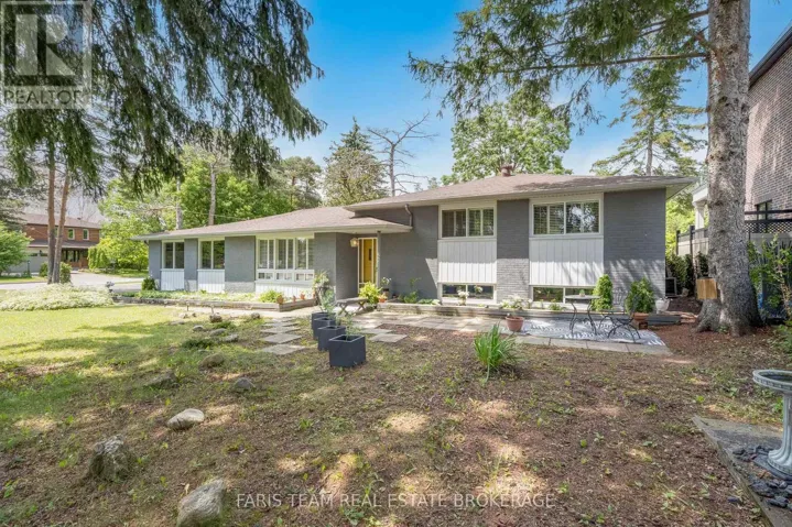 52 MAY AVENUE, Richmond Hill (North Richvale), Ontario L4C3S6