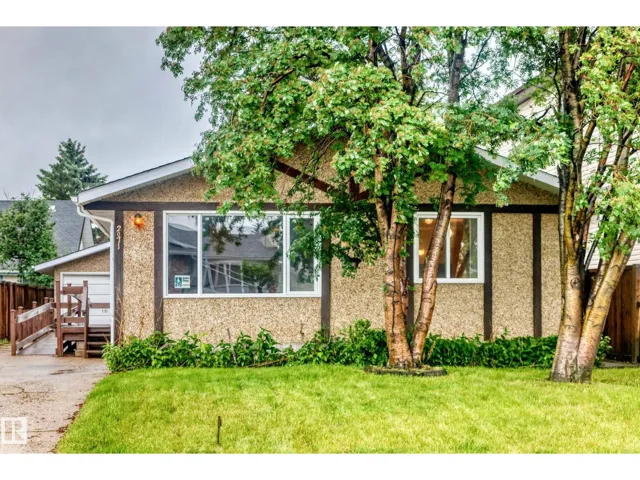 2071 49A ST NW, Edmonton, Alberta T6L2W9