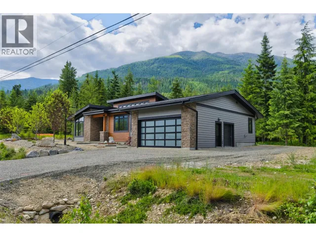 7769 Holt Road, Balfour, British Columbia V0G1C0