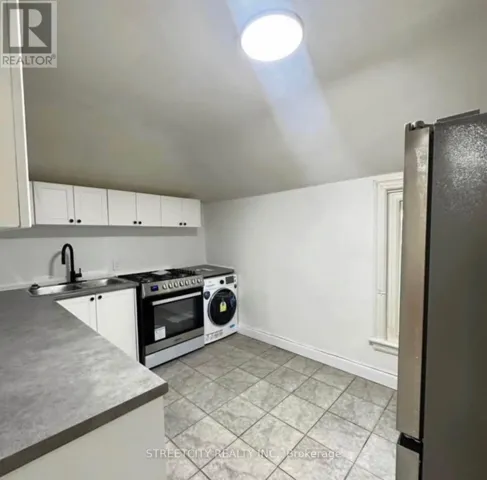 216 JOHN STREET N, Hamilton (Beasley), Ontario L8L4P5