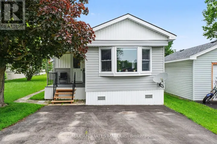 10 SADDLE AVENUE, Rideau Lakes, Ontario K7A0J4