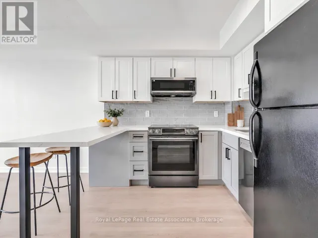 706 - 4 ELSINORE PATH, Toronto (New Toronto), Ontario M8V4G7