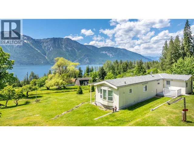 12655 Hepher Road, Boswell, British Columbia V0B1A4