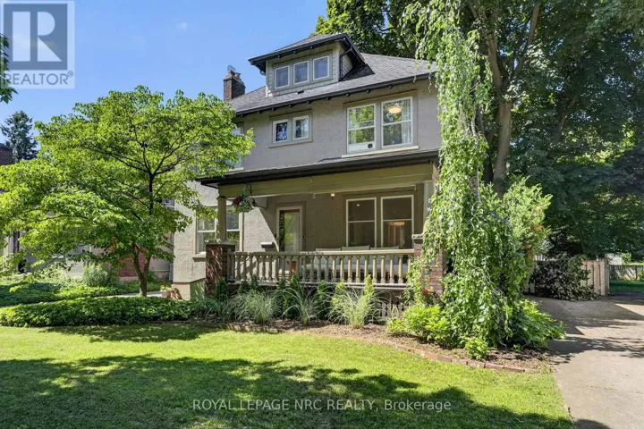 9 THAIRS AVENUE, St. Catharines (Downtown), Ontario L2R6N9