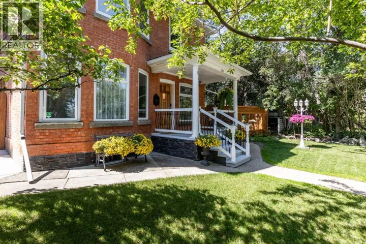 127 1 Street SW, Medicine Hat, Alberta T1A3Z1