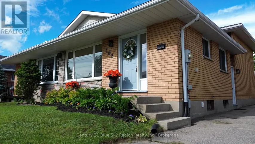 102 LEE AVENUE, North Bay (Ferris), Ontario P1A2J9