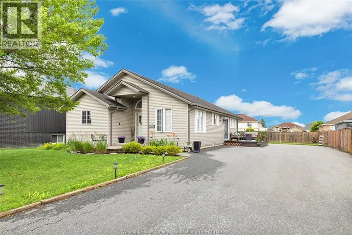 440 WEST BELLE RIVER ROAD, Lakeshore, Ontario N0R1A0