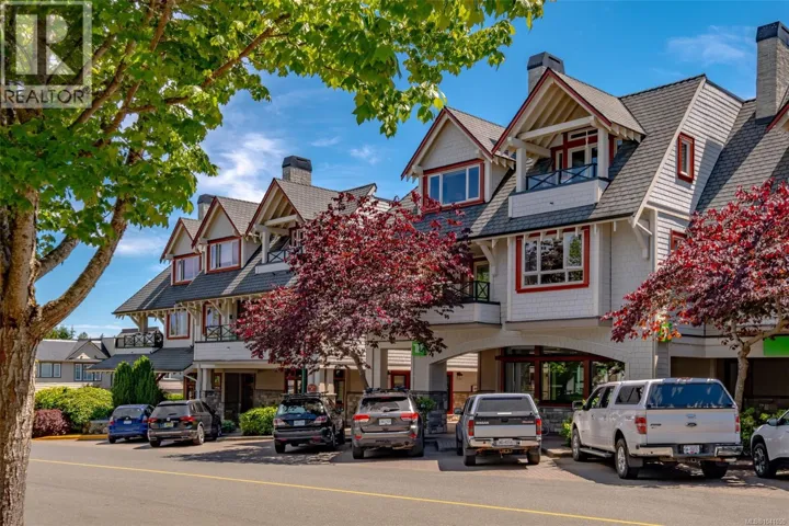 302 222 Second Ave W, Qualicum Beach, British Columbia V9K0A4
