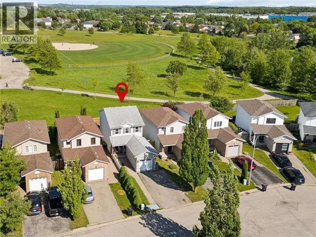 16 WHITE SANDS Court, Kitchener, Ontario N2E3S4
