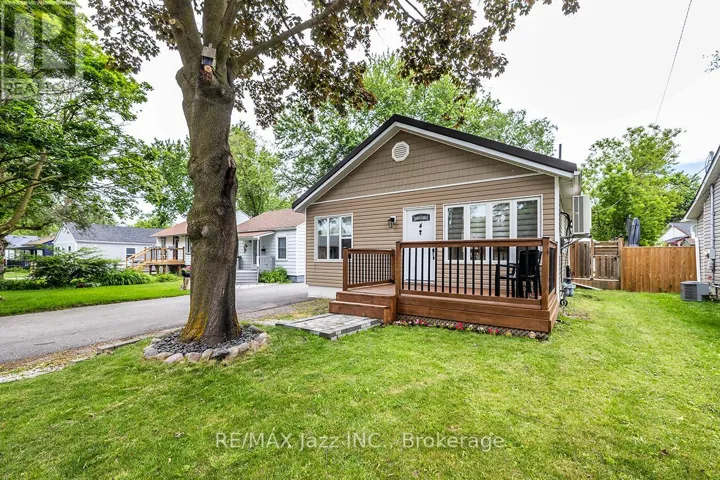 4 MAPLE STREET, Ajax (Central), Ontario L1S1V6