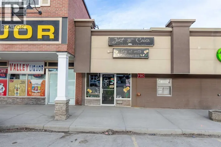 112 ATHABASCA Avenue, Hinton, Alberta T7V2A5