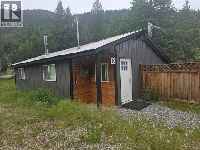 30 Boulder Road, Beaverdell, British Columbia V0H1A0