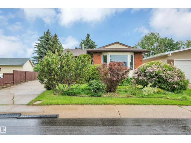4524 20A AV NW, Edmonton, Alberta T6L2Z5