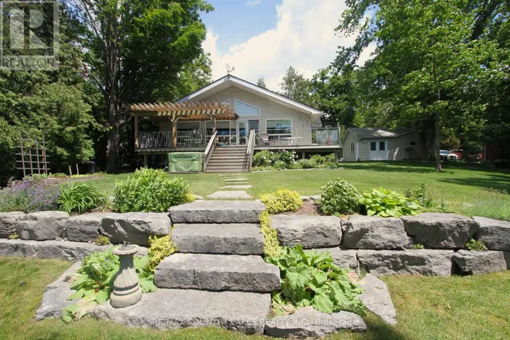 27 HILLCREST AVENUE, Kawartha Lakes (Carden), Ontario K0M2B0